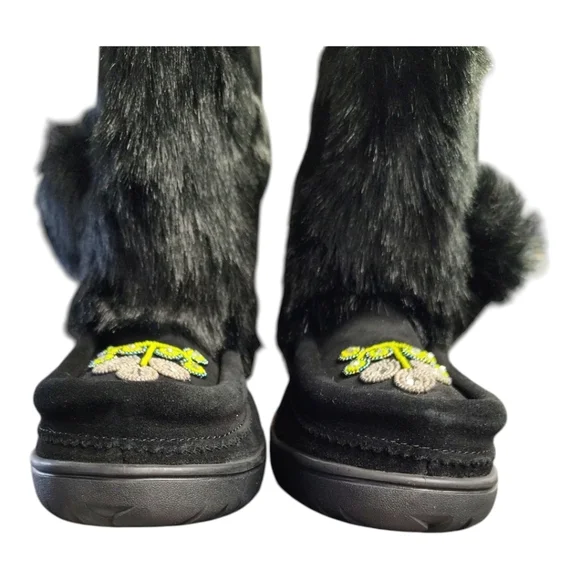 Manitobah MukLuks Boots - Picture 2 of 12